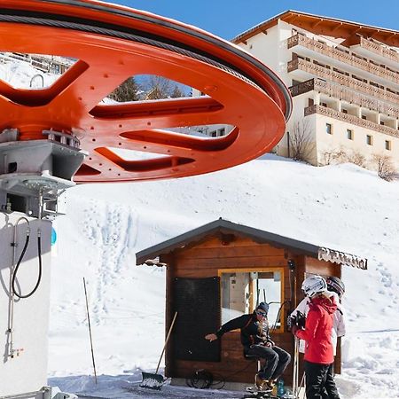 Langley Hotel Le Petit Prince Alpe d'Huez Exterior foto