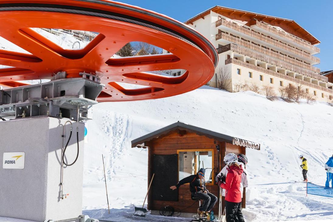 Langley Hotel Le Petit Prince Alpe d'Huez Exterior foto